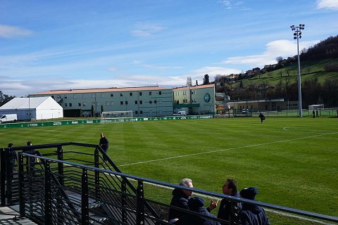 Le Stade Aimé-Jacquet sur le centre d'entraînement de l'Étrat